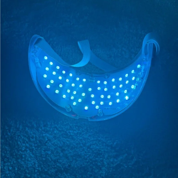 LED Light Therapy Mask & Neck Device - Picture 7 of 13